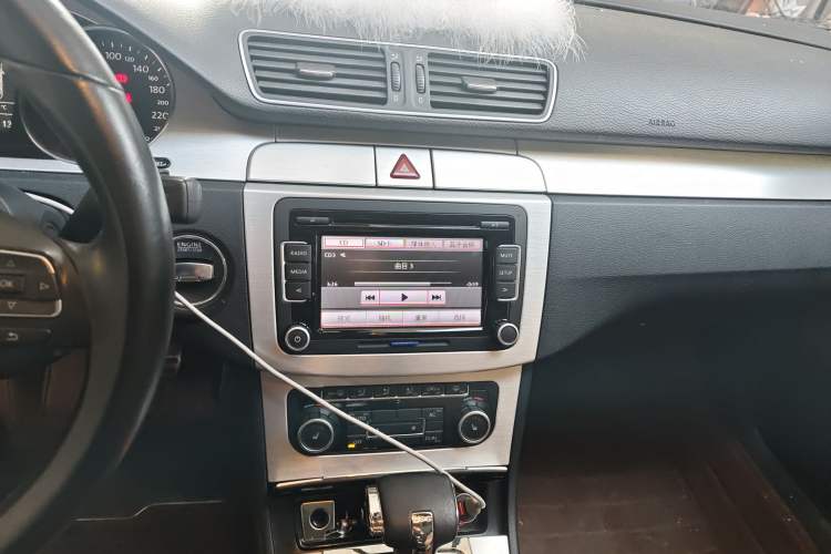 Used Volkswagen FAW-Volkswagen CC 2011 2.0 TSI Prestige Edition Audio And AC Panel