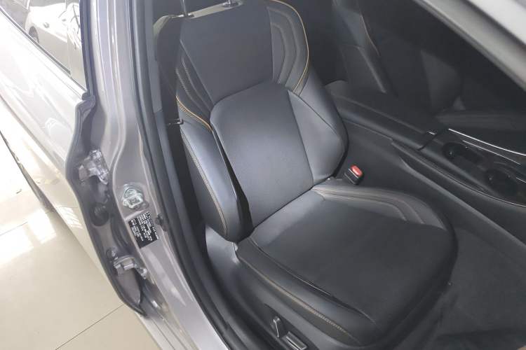 Used Toyota Avalon 2024 Dual-Motor 2.0L Luxury Edition Right Front Seat