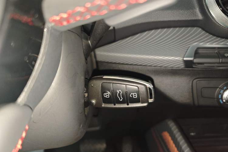 Used Audi Q2L 2024 35TFSI Ambition Dynamic Edition Vehicle Key