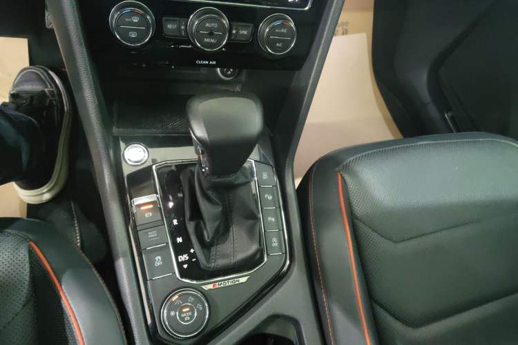 Used Volkswagen Tiguan L 2018 380TSI Automatic All-Wheel Drive Flagship Edition Gear Lever