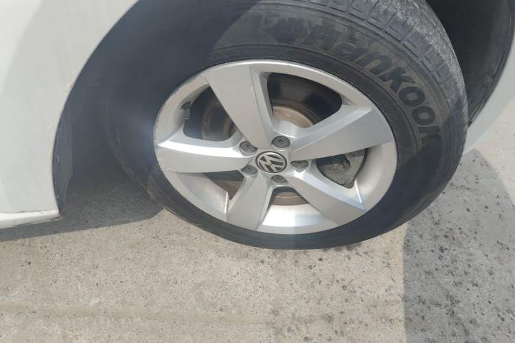 Used Volkswagen Lavida 2013 1.6L Manual Fashion Edition
