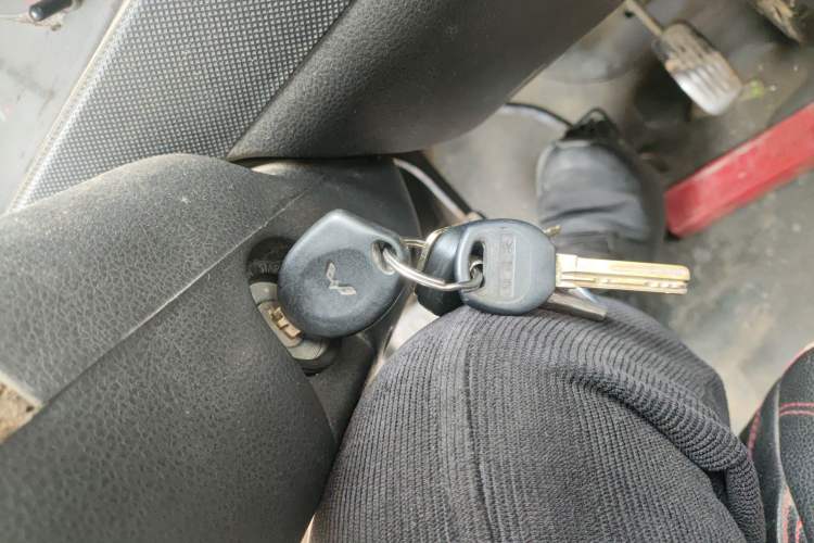 Used Wuling Rongguang 2014 1.2L S Base Model Vehicle Key