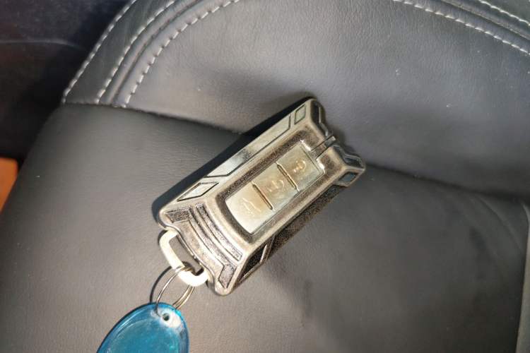 Used Mitsubishi Outlander 2019 2.4L 4x4 Zhi Xiang Edition 7 Seats China VI Standard