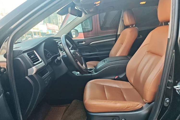Used Toyota Highlander 2018 2.0T Four-Wheel Drive Knight Edition 7 Seats China VI Standard
