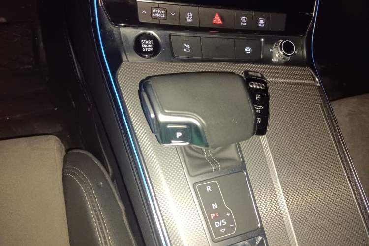 Used Audi A6L 2022 40 TFSI Luxury Dynamic Model Gear Lever
