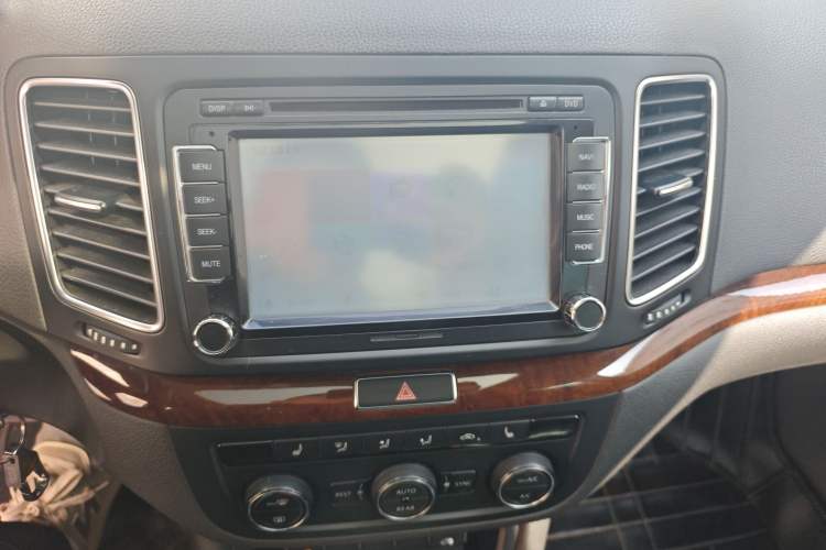 Used Volkswagen Sharan 2015 1.8TSI Comfort Model
