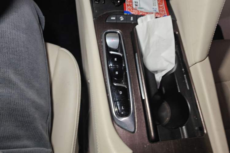 Used Buick Enclave 2020 28T All-Wheel Drive Avenir Gear Lever