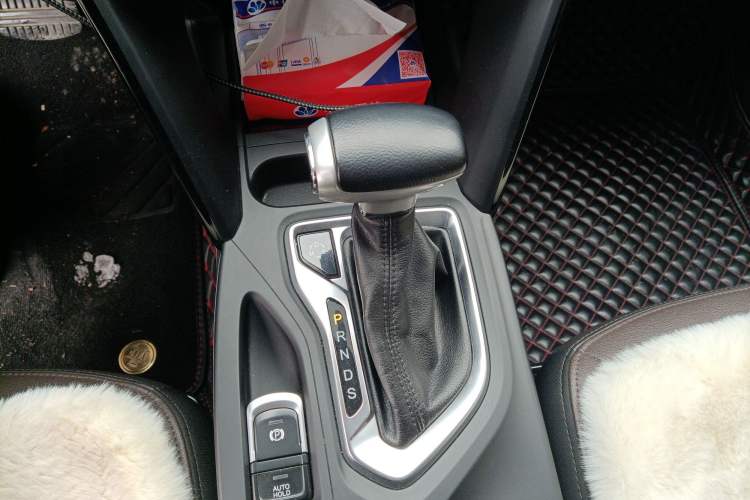 Used GAC Trumpchi GS4 2018 235T Automatic Two-Wheel Drive Elite Edition Gear Lever