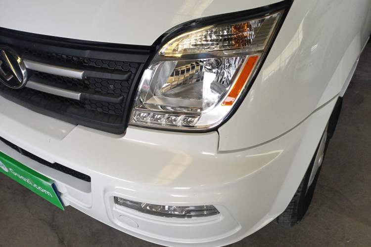 Used SAIC MAXUS Xintu V80 2021 2.0T Manual Classic Aoyuntong Short Wheelbase Ultra-Low Roof 7/8/9-Seater