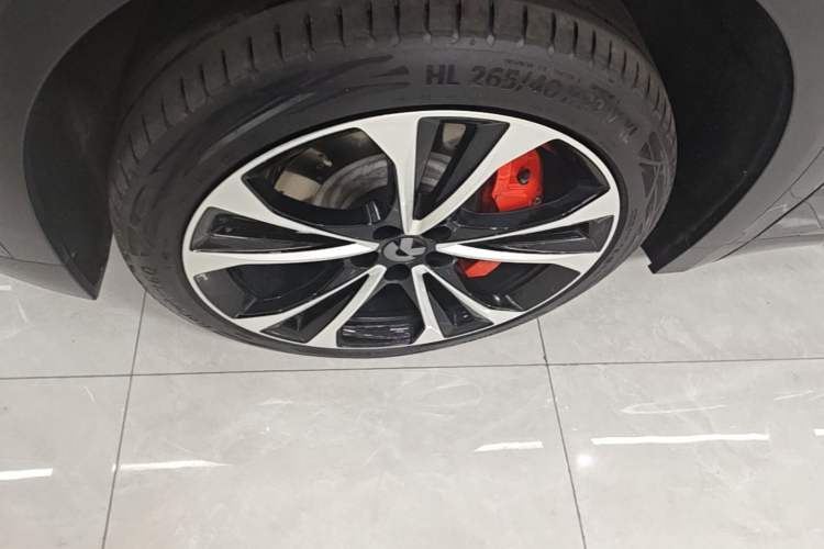 Used Nio ES8 2023 100kWh Signature Edition
