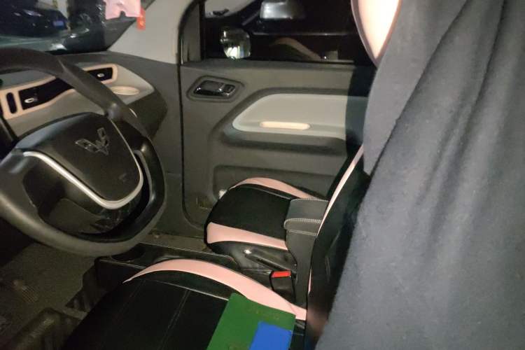 Used Wuling Hongguang MINIEV 2021 Macaron Premium Model – Lithium-NMC Driver Seat