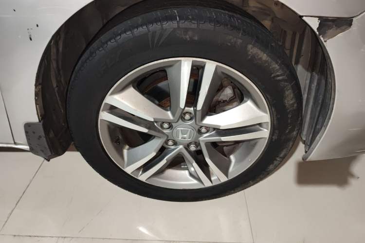 Used Honda Odyssey 2009 2.4L Luxury Edition Right Front Wheel Hub