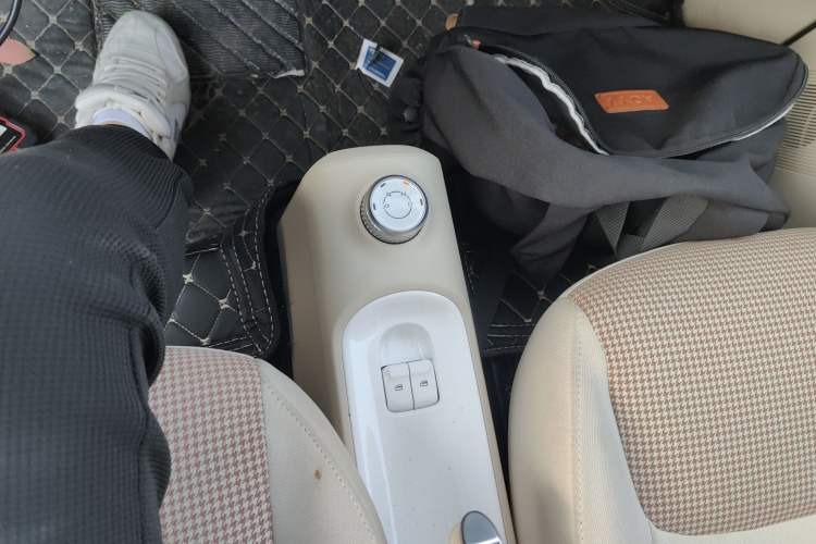 Used Wuling Hongguang MINIEV 2024 3rd Generation 215km Youth Edition Gear Lever