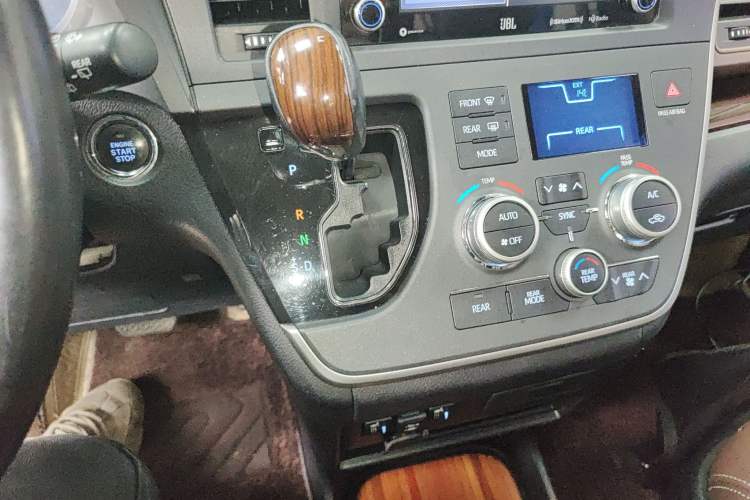 Used Toyota Sienna (Parallel Import) 2019 3.5L Four-Wheel Drive XLE 7 Seats U.S. Specification
