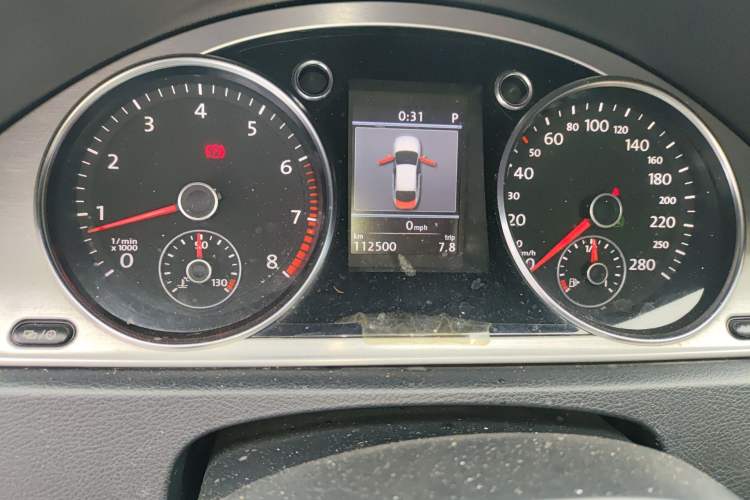 Used Volkswagen FAW-Volkswagen CC 2012 2.0 TSI Luxury Model Odometer Close Up