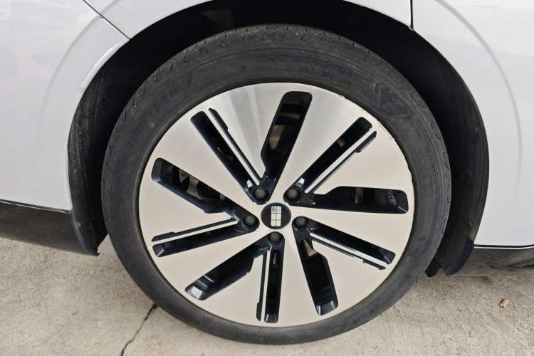 Used Geely Galaxy E8 2024 550 km Range Rear-Drive MAX