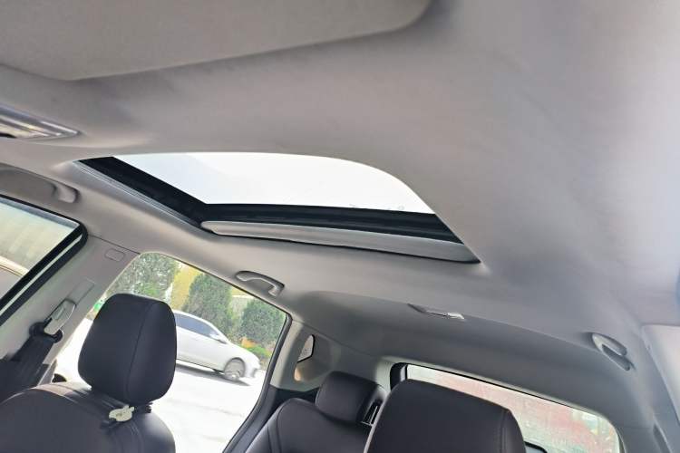 Used GAC Trumpchi GS4 2019 270T Manual Two-Wheel-Drive Elite Edition Headliner