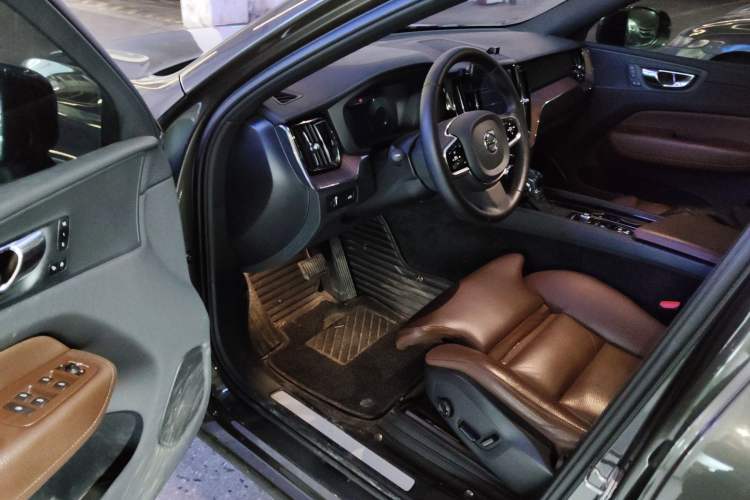 Used Volvo XC60 2021 T5 4x4 Smart Luxury Edition
