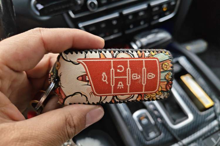 Used GAC Trumpchi GS8 2017 320T Two-Wheel Drive Luxury Smart Connectivity Version (7 Seats) Vehicle Key