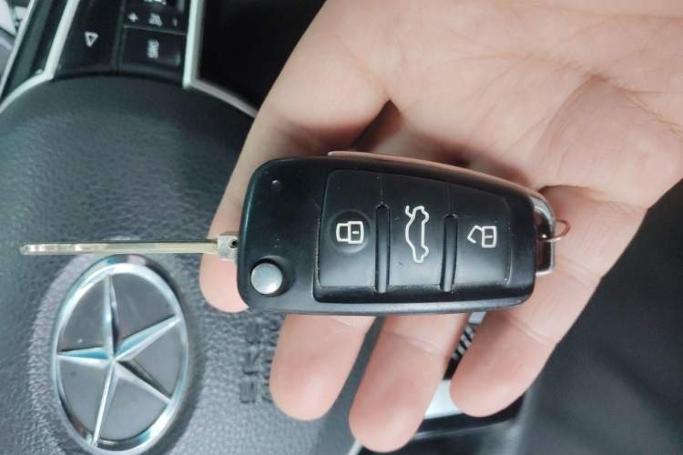 Used JAC Group Refine S2 2015 1.5L Manual Luxury Smart Model
