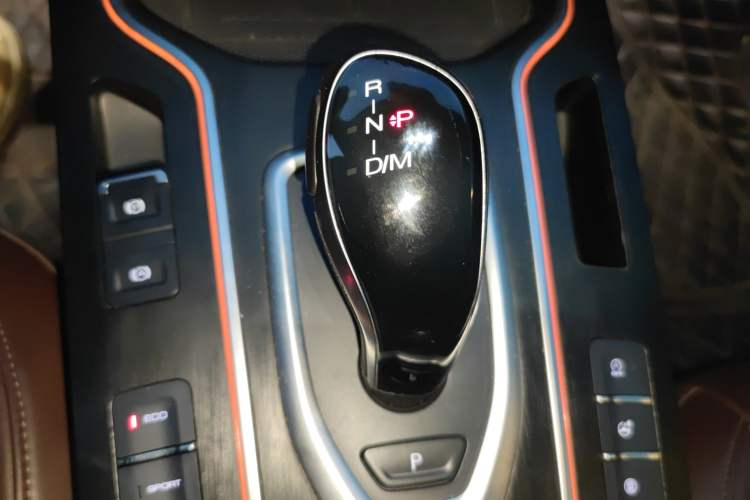 Used Wey VV7 2020 2.0T Flagship Edition Gear Lever