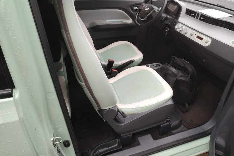 Used Wuling Hongguang MINIEV 2021 Macaron Premium Model – Lithium Iron Phosphate