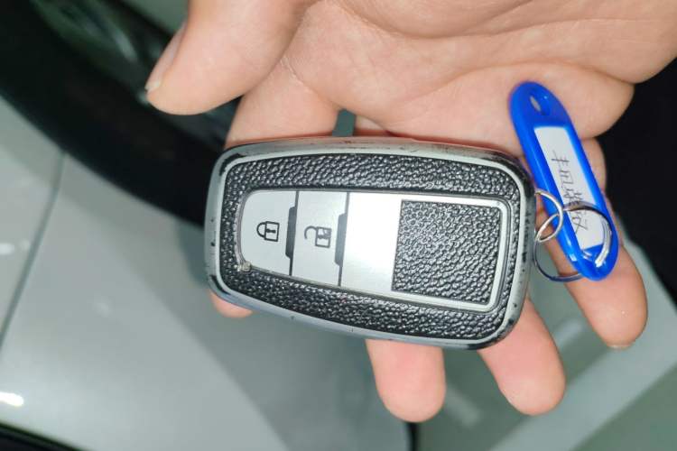 Used Toyota RAV4 2020 2.0L CVT Two-Wheel Drive Fashion Edition Interior 1