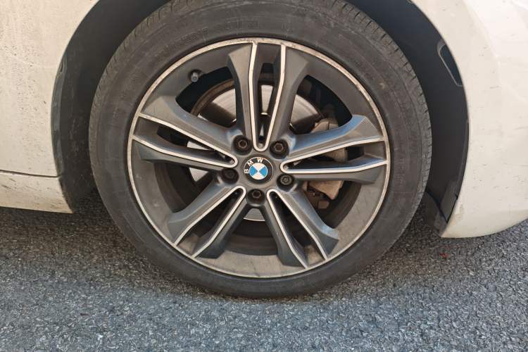 Used BMW 1 Series 2017 118i Sport Edition Right Front Wheel Hub