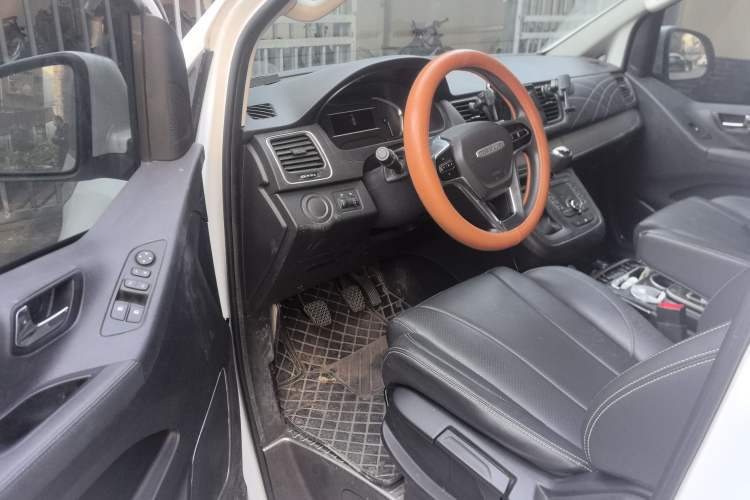 Used SAIC MAXUS G10 2023 2.0T Manual Multi-Function Version Diesel 7/8/9 Seats