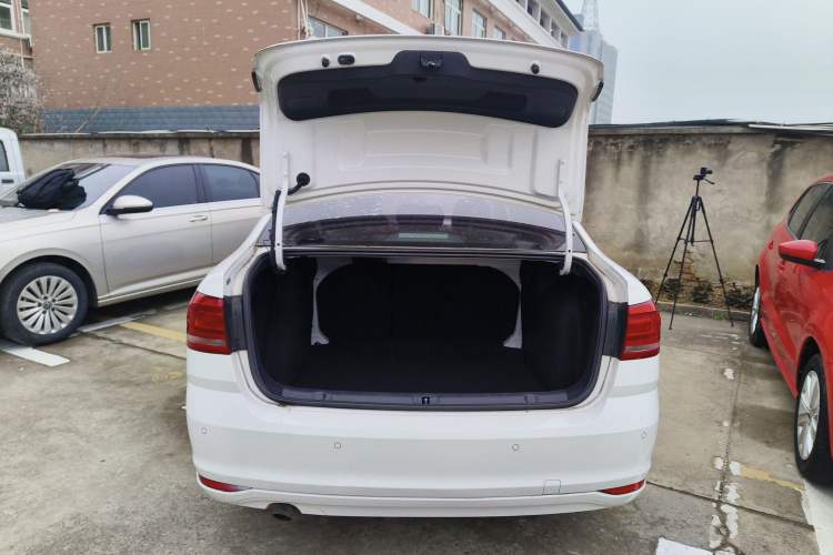 Used Volkswagen Lavida 2018 Classic 1.5L Automatic Comfort Edition China VI Standard