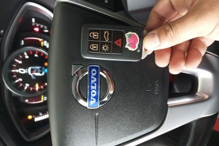 Used Volvo V40 2015 1.6T Zhiya Edition