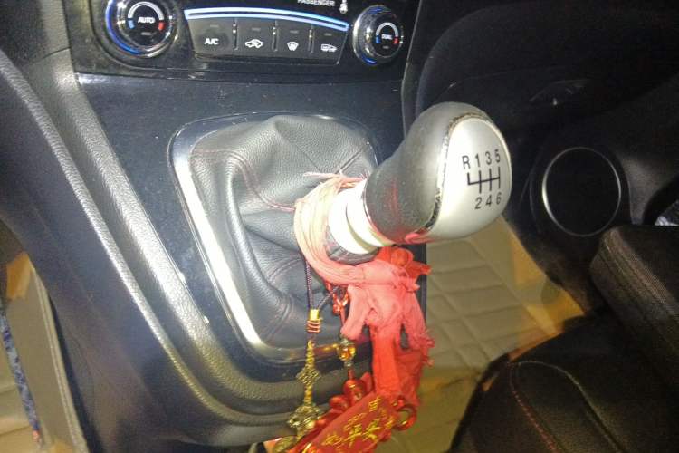 Used Haval H6 2015 Upgraded Model 1.5T Manual Two-Wheel Drive Elite Version