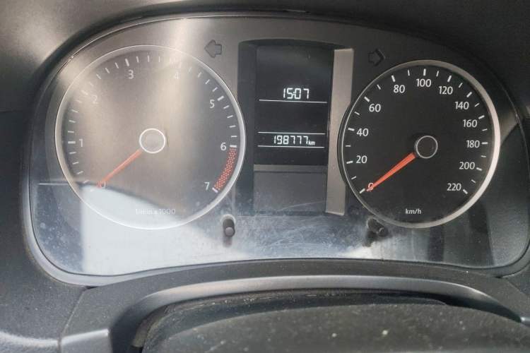 Used Volkswagen Lavida 2011 1.6L Manual Joy Version Odometer Close Up