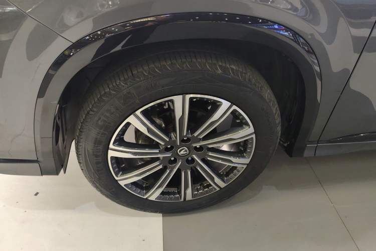 Used CHANGAN CS75 PLUS 2024 3rd Generation Champion Edition 1.5T Intelligent Drive Dynamic Model Left Front Wheel Hub