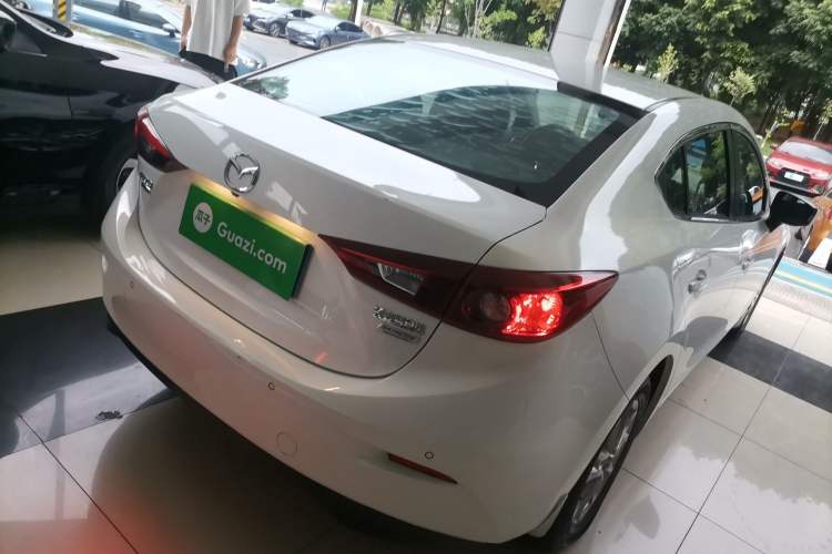 Used Mazda 3 Axela 2014 Sedan 1.5L Automatic Luxury Model Rear Right 45 Deg