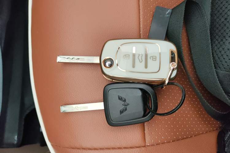 Used Wuling Hongguang MINIEV 2025 Four-Door Version Advanced Edition Vehicle Key