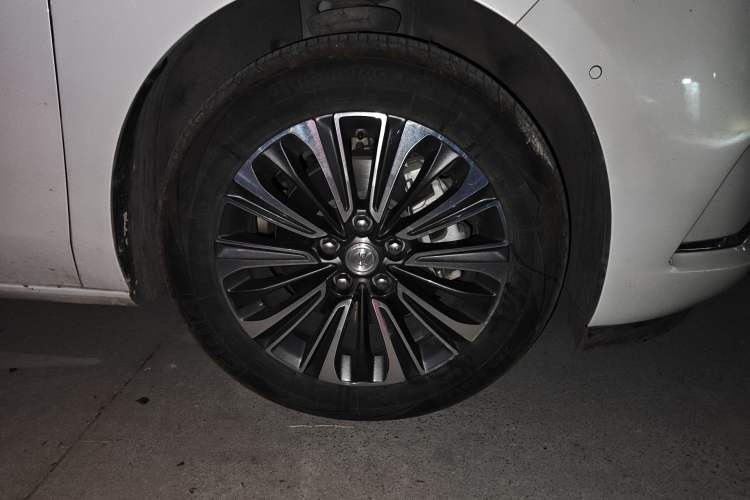 Used Buick GL8 2020 ES Land Cruiser 653T Luxury Model
