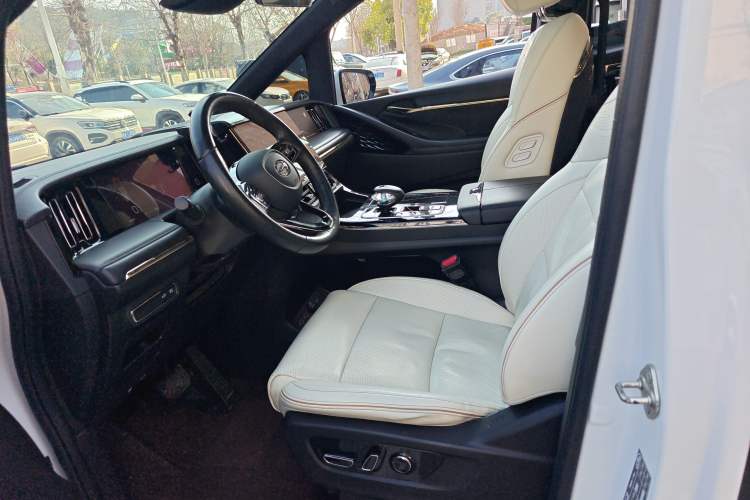 Used GAC Trumpchi M8 2023 Zongshi Series Dual-Motor YuZun Edition
