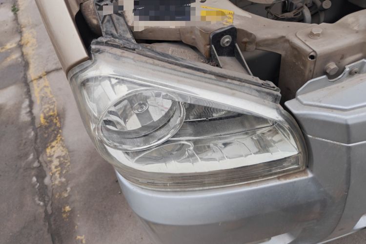 Used BAIC Weiwang 306 2011 1.3L Comfort version 7 seats Right Front Headlight
