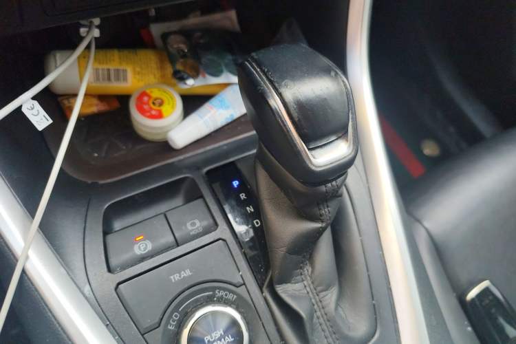 Used Toyota RAV4 2020 Dual-Motor 2.5L E-CVT Four-Wheel Drive Flagship Edition Gear Lever