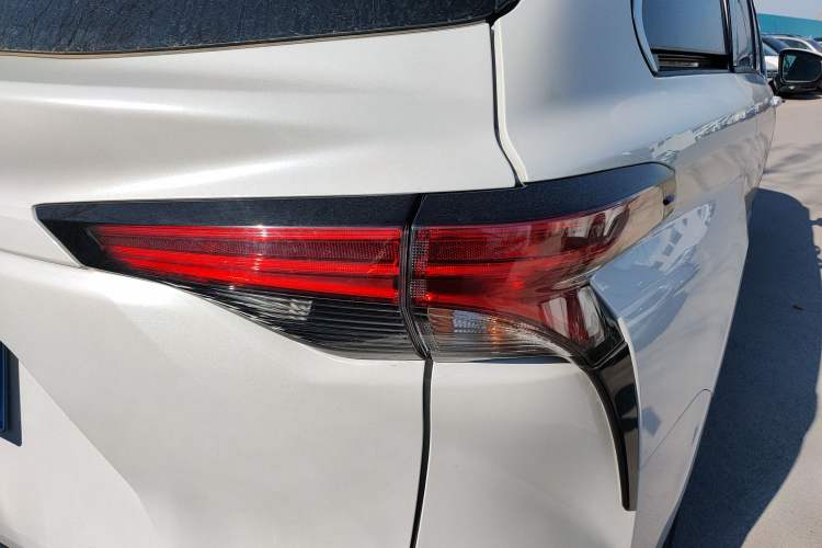 Used Toyota Granvia 2022 2.5L Hybrid Flagship Edition