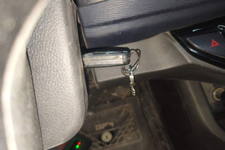 Used FORTHING Lingzhi 2022 Striving Version M5L 1.6L Luxury 7-Seater
