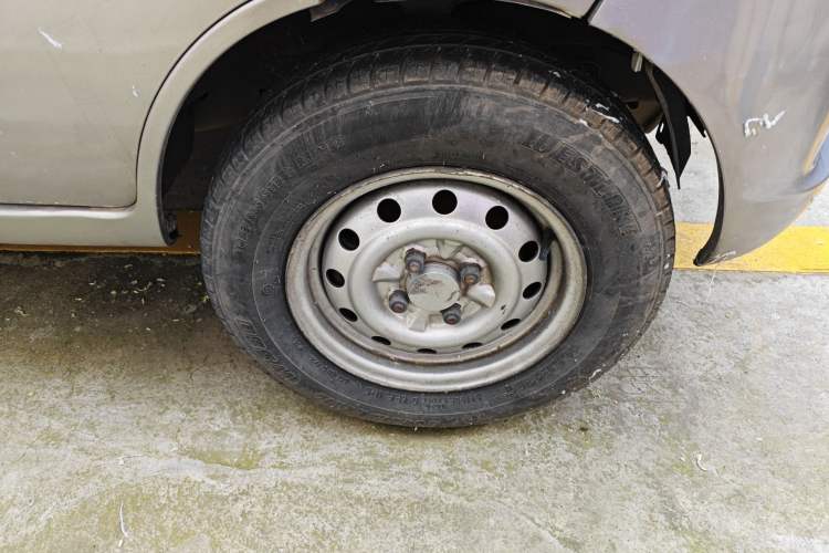 Used CHANGAN KUAYUE V3 2017 1.2L Box-Type Truck DK12-10 Right Front Wheel Hub