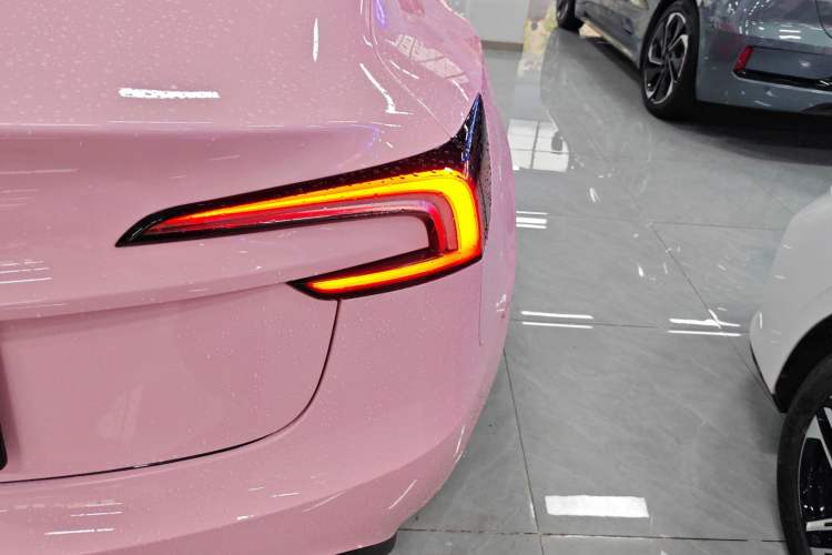 Used Tesla Model 3 2025 Rear-Wheel-Drive Version
