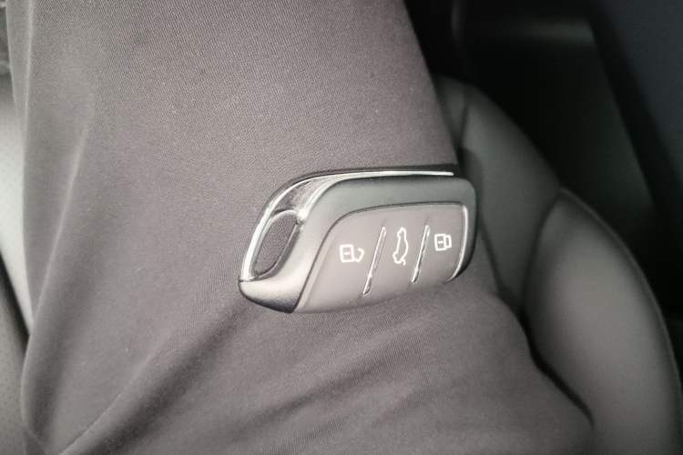 Used Roewe D7 2025 DMH 125km World Champion Edition Vehicle Key