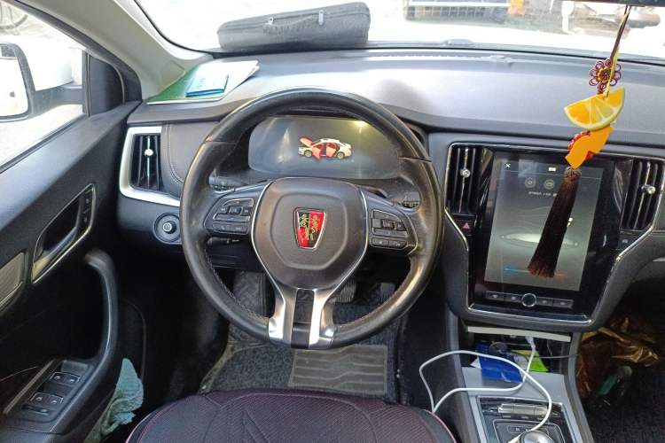 Used Roewe i6 New Energy 2017 45T Hybrid Connect & Smart Enjoyment Edition Steering Wheel