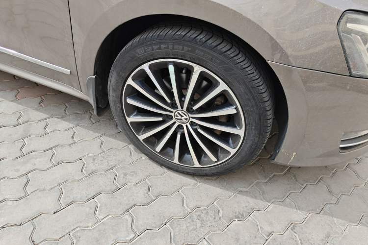 Used Volkswagen Passat 2014 1.8TSI DSG Prestige Navigation Edition
