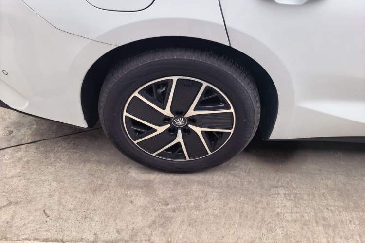 Used BYD Qin L 2025 DM-i Smart Drive 120KM Leading Model
