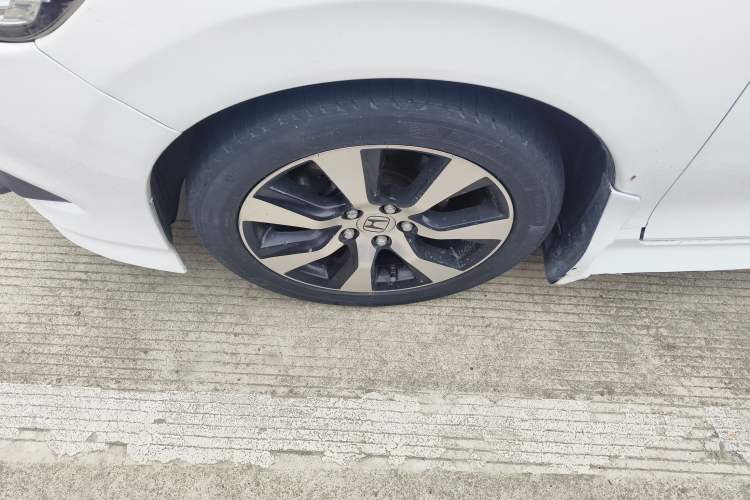 Used Honda Jade 2013 1.8L CVT Luxury Edition 5 seats Exterior 4