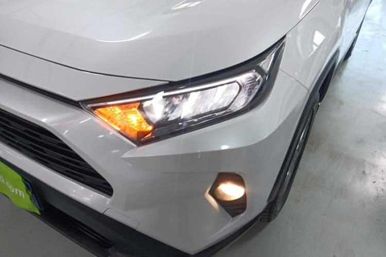 Used Toyota RAV4 2021 2.0L CVT Two-Wheel Drive Fashion Edition
